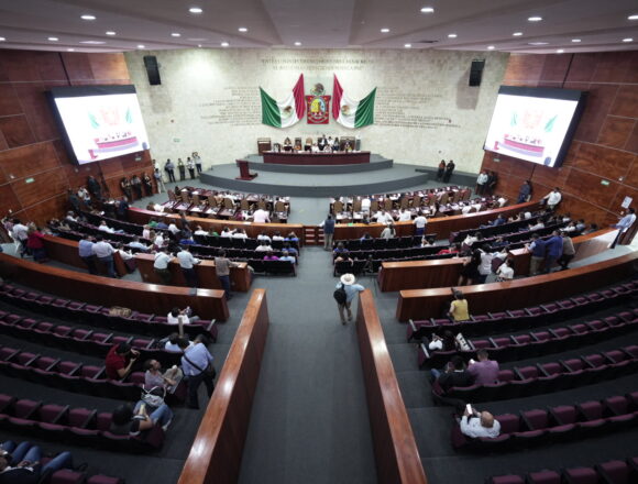 Congreso avala cambio de regidor en Santiago Llano Grande