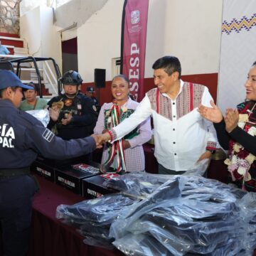 Con 33 mpd, San Juan Bautista Cuicatlán avanza en materia educativa, agroalimentaria y salud