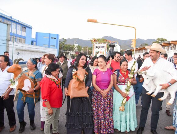 Inicia la fiesta de la Guelaguetza Ñuu Savi con el Convite Mixteco