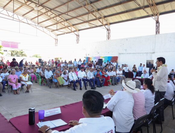 Impulsa Gobierno de Oaxaca acciones en Santiago Llano Grande para mejorar condiciones de vida de sus habitantes
