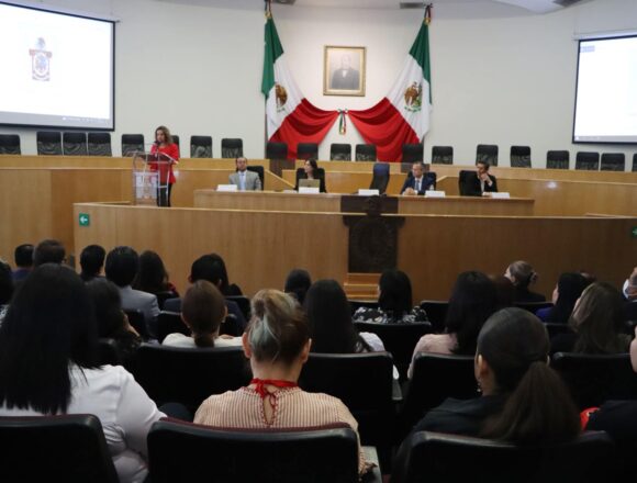 Diserta investigadora de Chile sobre la inteligencia artificial y su aplicación en el Derecho