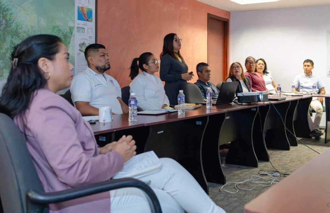Forma Policía Vial Estatal Guardianes de la Seguridad Vial en Nazareno Etla