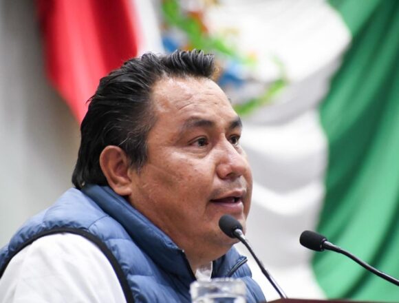 Llama IEEPO a autoridades municipales electas que forman parte del sistema educativo, solicitar licencia