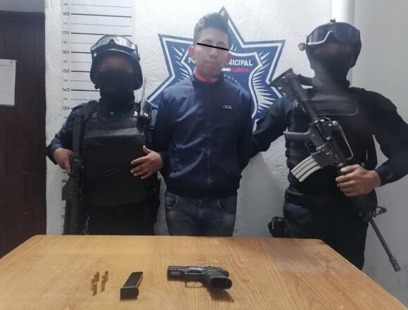 Sujeto armado detenido en Santa Lucía del Camino
