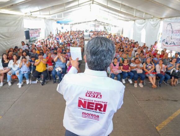 Recibe Francisco Martínez Neri muestras de apoyo en reunión masiva con mujeres