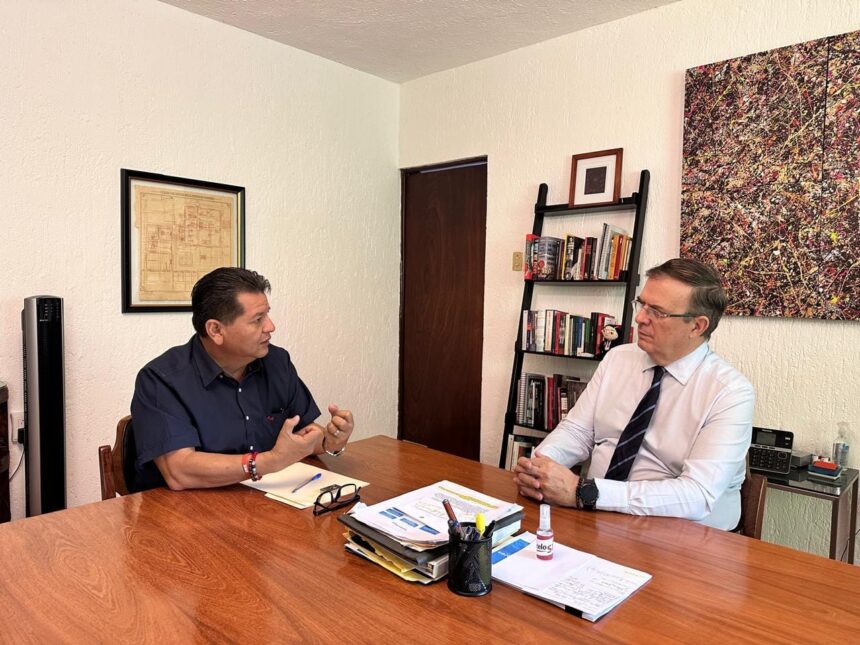 Marcelo Ebrard se reúne con Daniel Mendez Sosa en la CDMX.