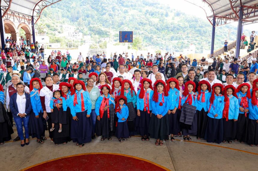 En Oaxaca, IOCIED invertirá más de 6.5 MDP en escuelas de la región Mixe