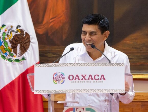 GOBERNADOR-CONFERENCIA-1 La democracia de México está más viva que nunca: Salomón Jara Cruz