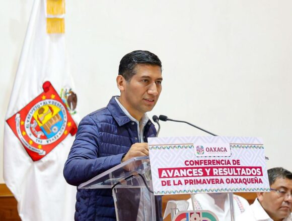 Gobierno de la Primavera Oaxaqueña ha invertido más de 992 Mdp para beneficiar a 627 escuelas