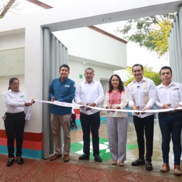 Presidenta del DIF Oaxaca y autoridades municipales, inauguran UBR en Xoxo