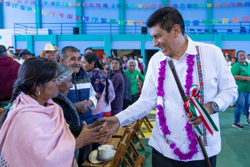 Desde territorio, atiende Gobierno de Oaxaca necesidades de Santa María Lachixío