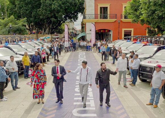 Dignifica Gobierno de Oaxaca labor policial en municipios con vehículos equipados-4 Dignifica Gobierno de Oaxaca labor policial en municipios con vehículos equipados