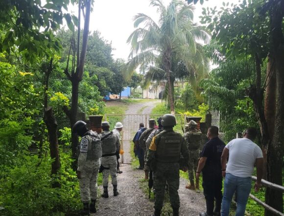 Trabajan para localizar fuga de hidrocarburo en Chivaniza, región del Istmo-1 Trabajan para localizar fuga de hidrocarburo en Chivaniza, región del Istmo