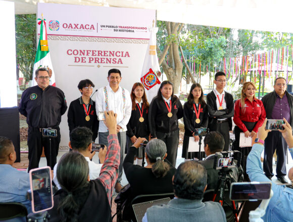 (1) RECONOCE GOBERNADOR A ESTUDIANTES GANADORES DE MEDALLAS EN EL CONCURSO INFOMATRIX 2024 Reconoce Salomón Jara a bachilleres ganadores de medallas en el concurso internacional Infomatrix 2024