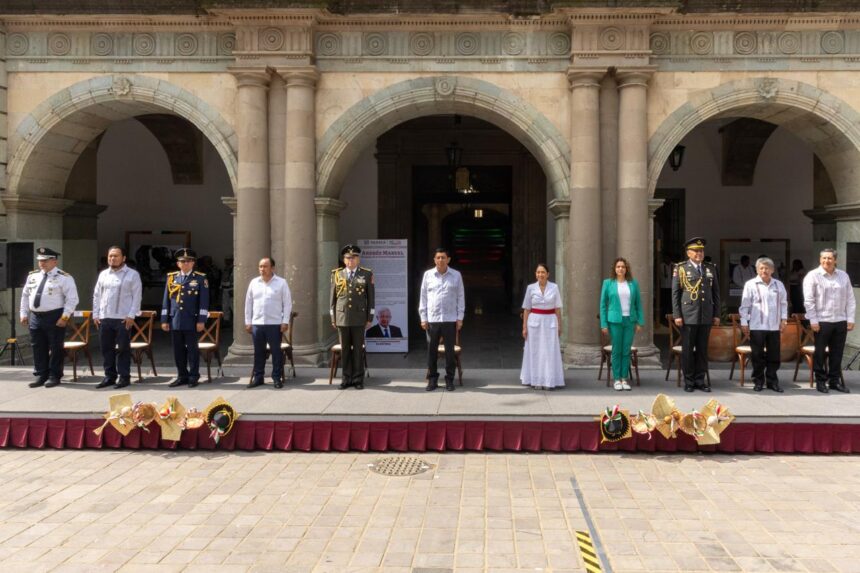 Con fervor patrio familias oaxaqueñas disfrutan del Desfile Cívico Militar