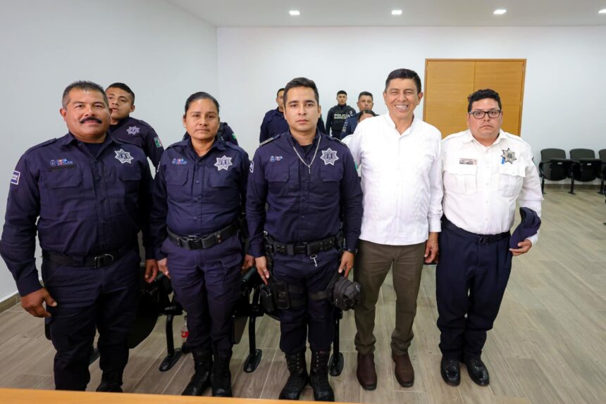 Policias de Xoxo forman parte de la Universidad de Seguridad y Paz Social