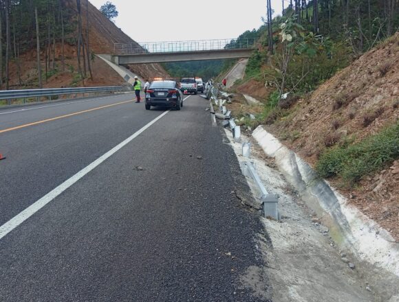 Atienden a personas accidentadas en la Supercarretera Barranca Larga-Ventanilla