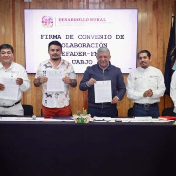 Firman convenio Sefader y Facultad de Medicina Veterinaria y Zootecnia de la UABJO