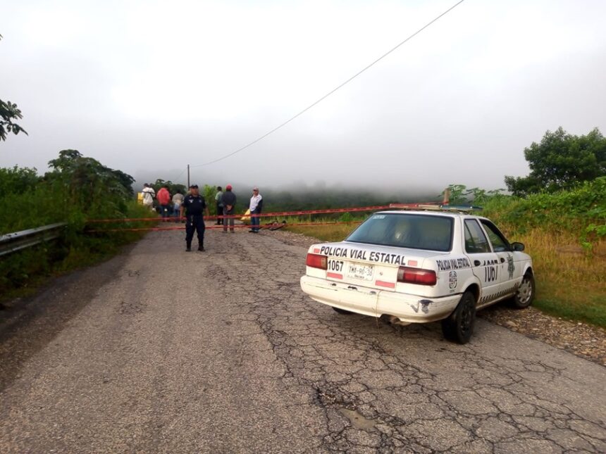 Informan vía alterna por el cierre de la carretera local de San Juan Lagunas 