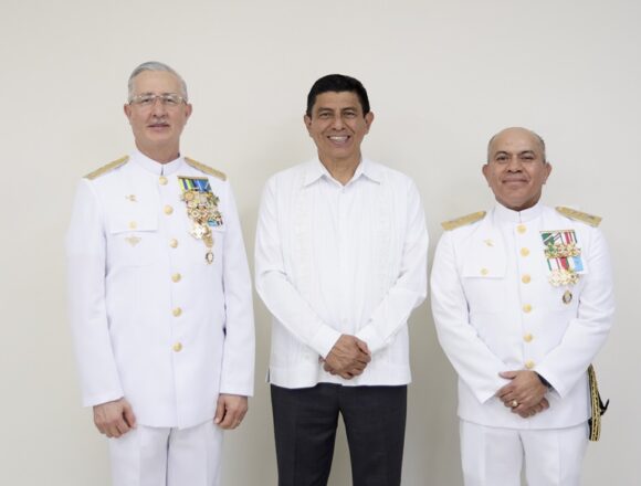 01-GOBERNADOR - Atestigua Gobernador de Oaxaca toma de protesta de nuevo Comandante de la Décima Región Naval Atestigua Gobernador de Oaxaca toma de protesta de nuevo Comandante de la Décima Región Naval