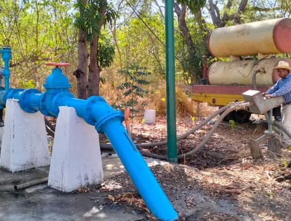 CEABIEN-2 Realiza Ceabien limpieza y desazolve de nueve pozos en Bahías de Huatulco