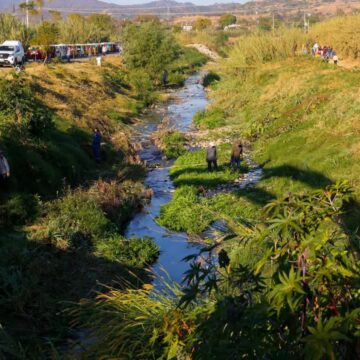 Da seguimiento Gobernador de Oaxaca a la limpieza del Río Atoyac con Mega Tequio