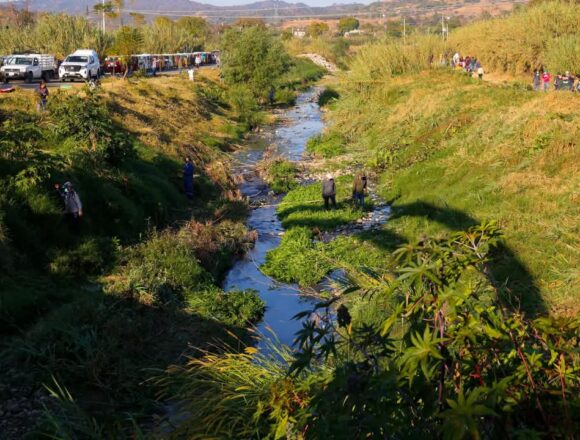 Da seguimiento Gobernador de Oaxaca a la limpieza del Río Atoyac con Mega Tequio