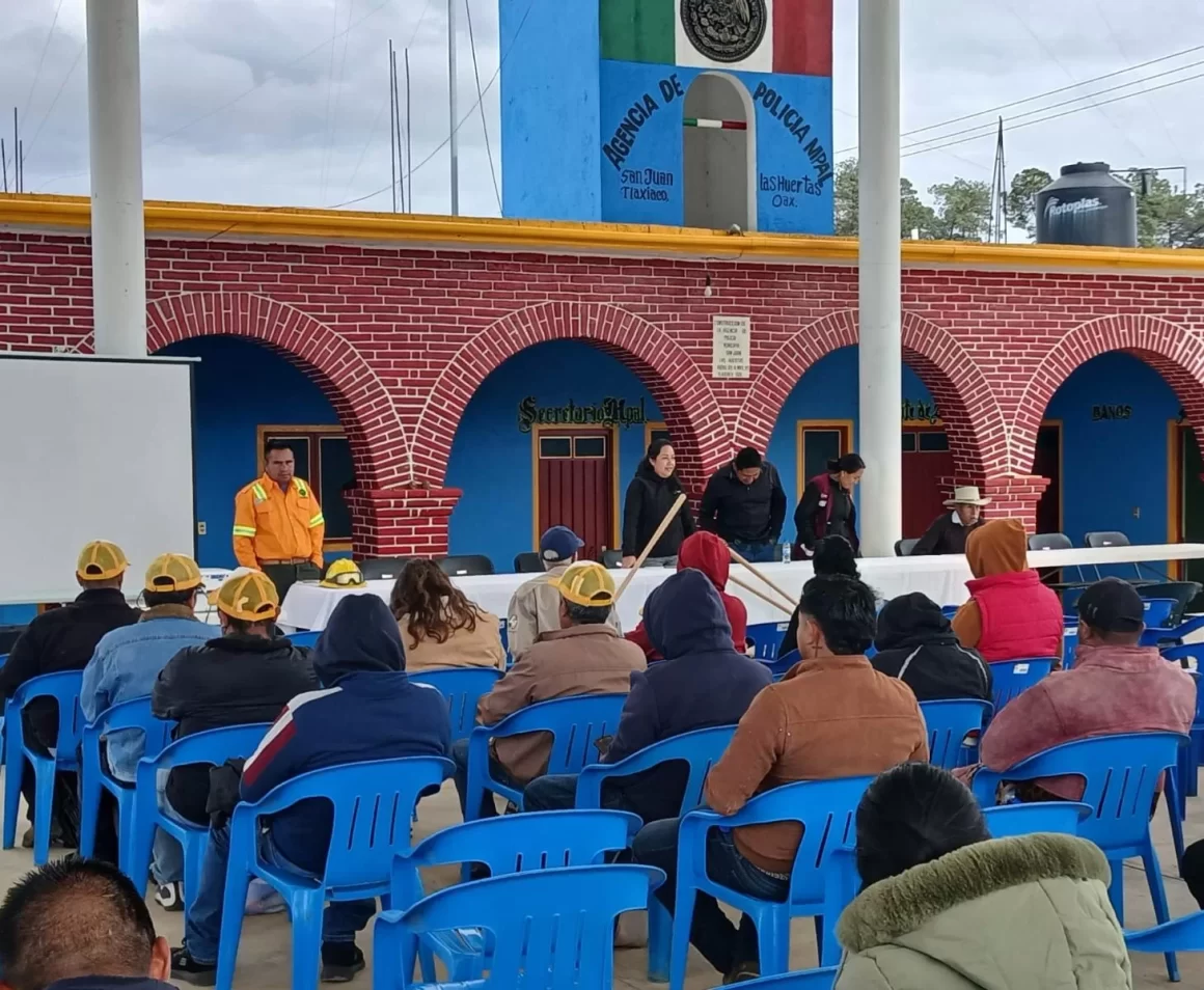 Capacita Coesfo en San Juan de las Huertas sobre manejo seguro del fuego