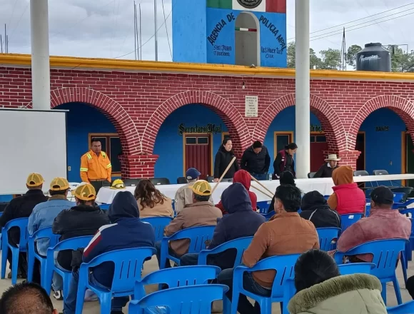 Capacita Coesfo en San Juan de las Huertas sobre manejo seguro del fuego