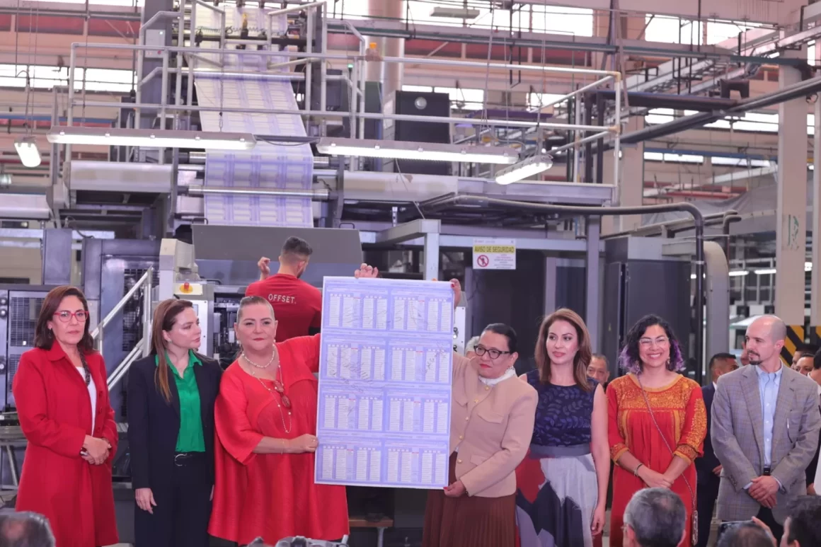 Arranca INE impresión de más de 600 millones de boletas para elección judicial. –