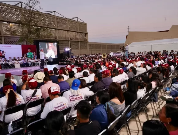 Transforma Salomón Jara al futuro de Oaxaca con Tarjeta Joven 2025
