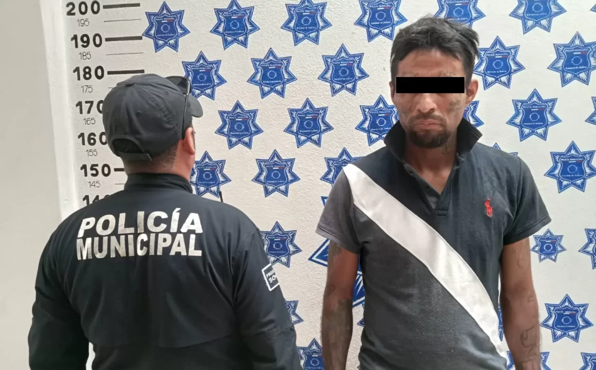 Policía Municipal detiene a una persona por el presunto delito de robo