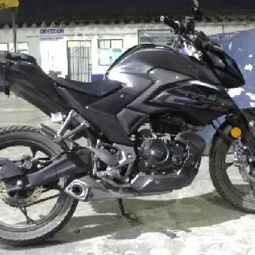Policía Municipal detiene a dos personas por el presunto robo de una motocicleta