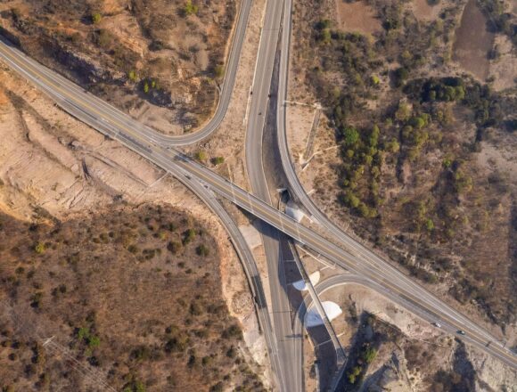 La nueva carretera Mitla-Tehuantepec será fundamental para consolidar el desarrollo regional Sedeco (1) La nueva carretera Mitla-Tehuantepec será fundamental para consolidar el desarrollo regional: Sedeco