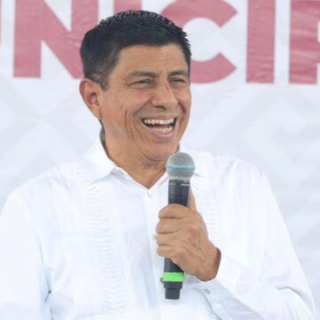 Mejora Primavera Oaxaqueña calidad de vida en San Juan Chicomezúchil con obras y acciones