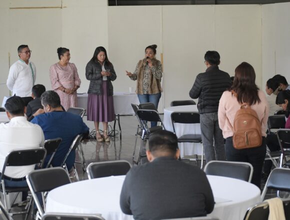 Imparten mesa de diálogo sobre violencia y feminicidio en el Congreso de Oaxaca