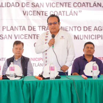 Pone en marcha Ceabien obras de infraestructura y saneamiento en San Vicente Coatlán