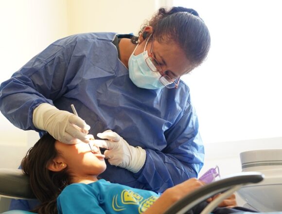 Reconoce SSO compromiso de las y los odontólogos en Oaxaca