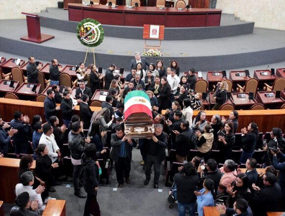 Congreso de Oaxaca realiza Sesión Solemne en honor de la diputada Kelly Jannet Cabrera González