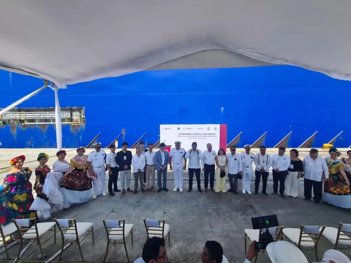 Arriba a Salina Cruz mercancía que hará el primer cruce interoceánico a través del CIIT