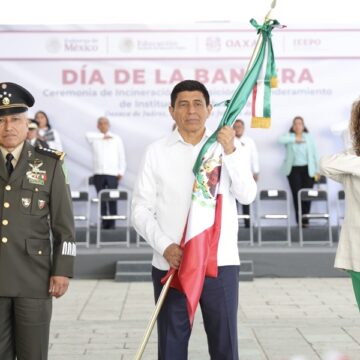 Convoca Salomón Jara a trabajar por bienestar colectivo guiados por valores de la Bandera de México