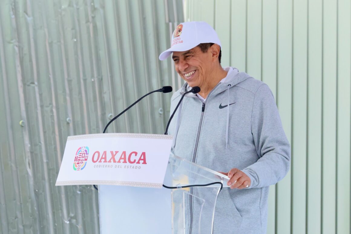 En San Juan Chapultepec, Salomón Jara lidera Mega Tequio para embellecer 400 fachadas