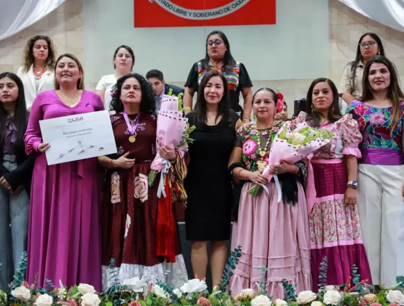 Entrega Medalla Juana Catalina Egaña (1) Poder Legislativo otorga medalla “Juana Catalina Egaña” a seis mujeres oaxaqueñas
