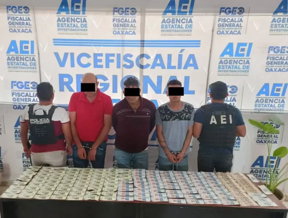 FB_IMG_1742058252788.jpg Fiscalía de Oaxaca detiene a tres personas en posesión de billetes falsos en la región de la Costa, fueron llevados ante FGR