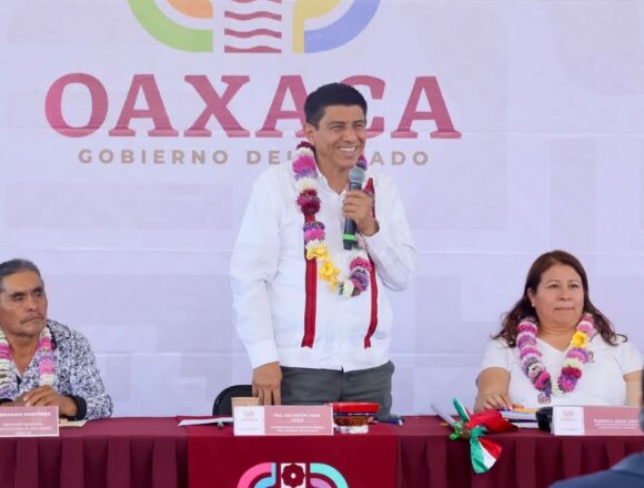 Refrenda Salomón Jara compromiso para el desarrollo de San Andrés Zabache