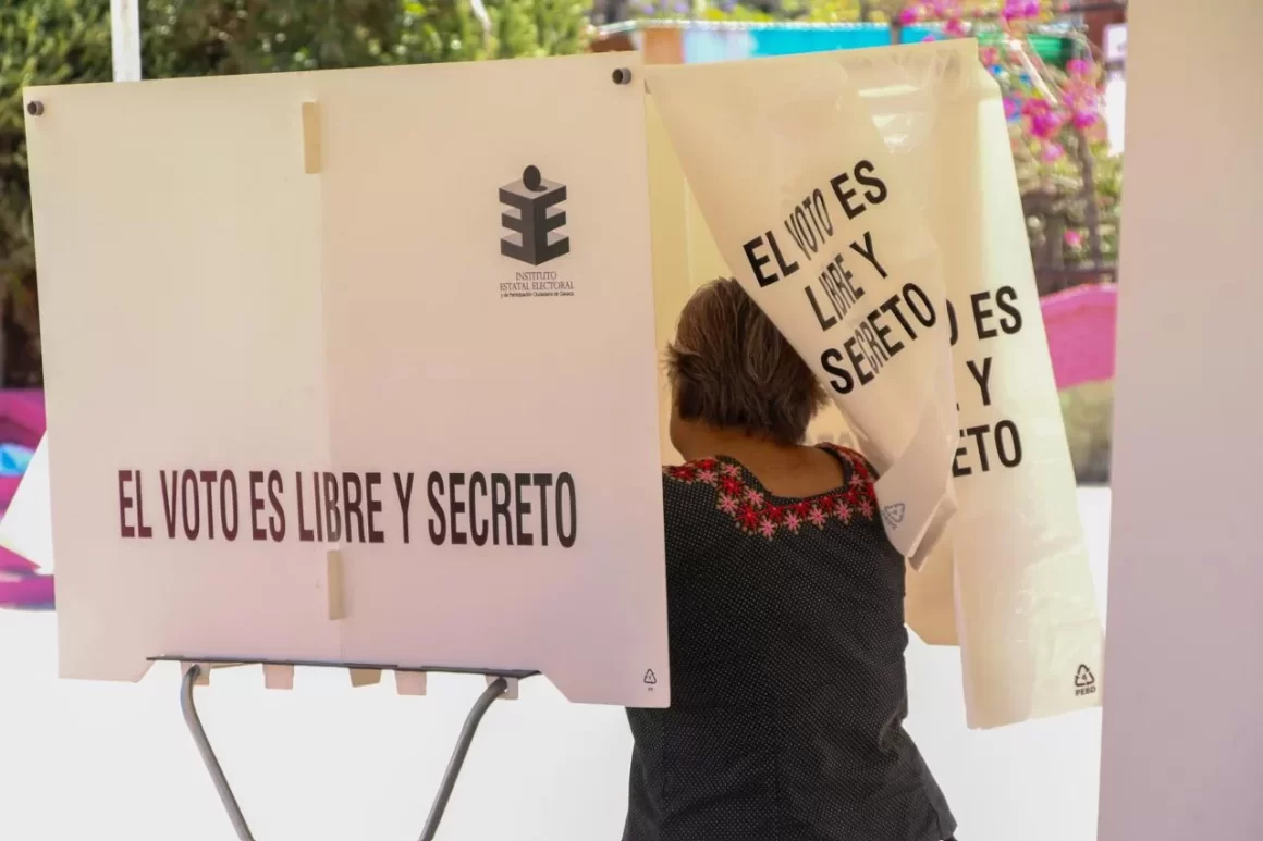 Concluye con éxito jornada electoral para elegir a agentes municipales y de policía en Oaxaca de Juárez