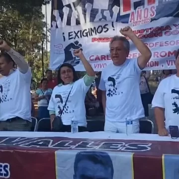 Exigen la presentación con vida del profesor Carlos René Román Salazar.