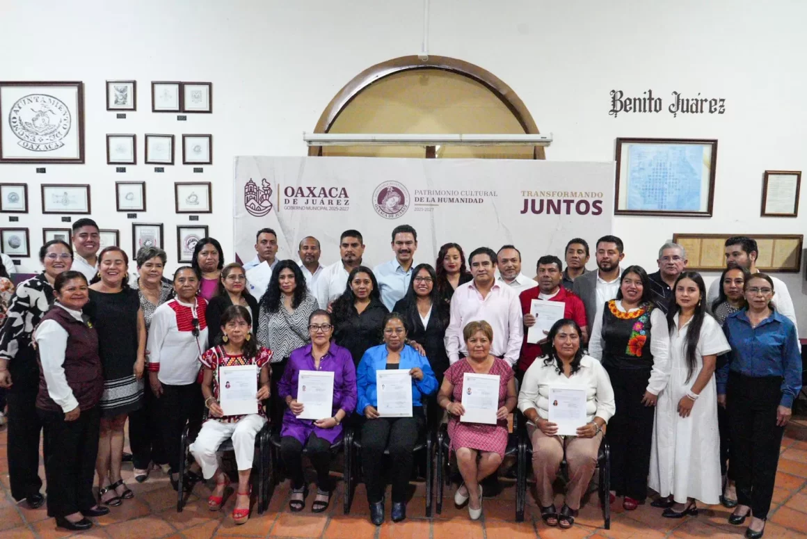 Ray Chagoya toma protesta a Agentes municipales y de policía