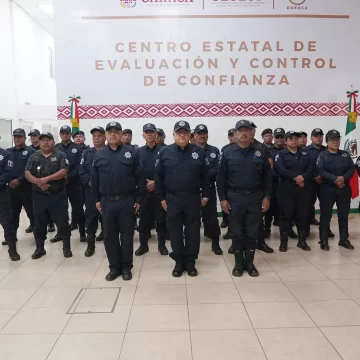 Personal de la Secretaría de Seguridad Vecina recibe el Certificado Único Policial