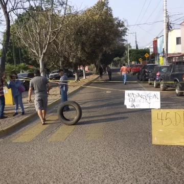 Vecinos del Fovissste protestan por falta de agua; bloquean calles en la zona norte de Oaxaca